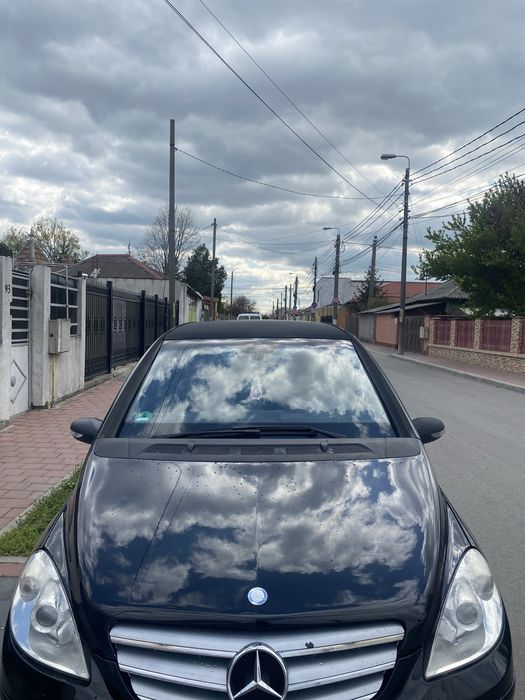 Mercedes b-class b180