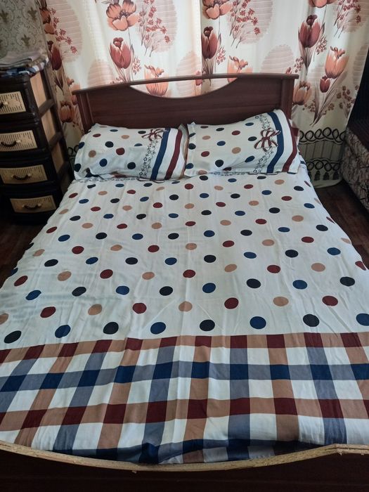 Продам кровать -полуторка с матрасом