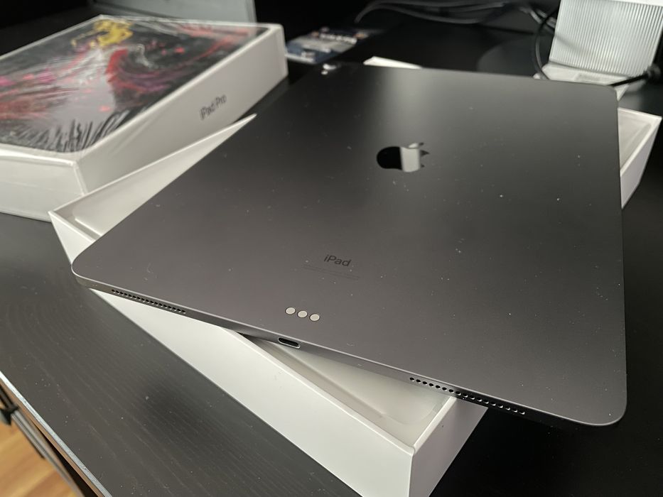 Продам Ipad Pro 12.9 Wi-fi 2020