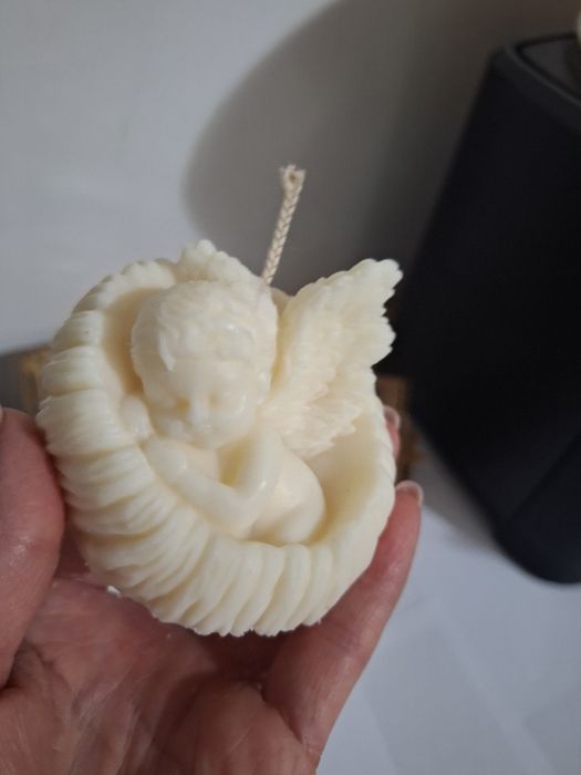 Colecția de lumânări din ceară parfumate.