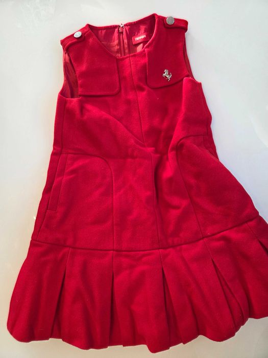 Оригинална рокля ferarry червена 6г