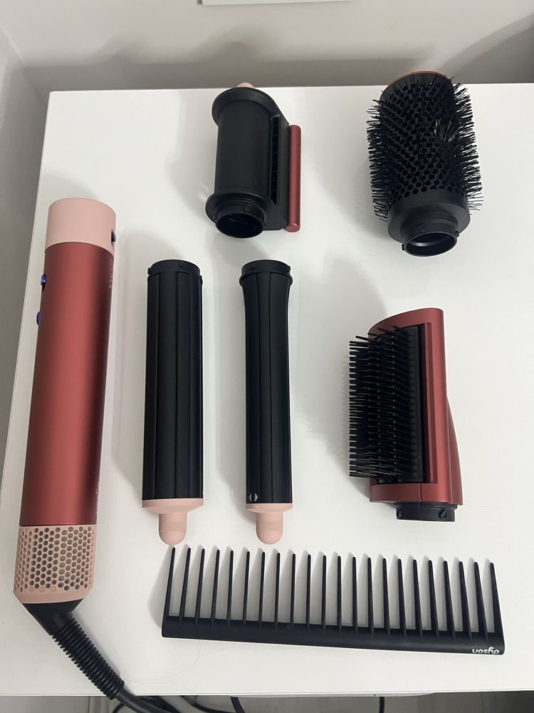 Dyson Airwrap пълен комплект – отлично състояние