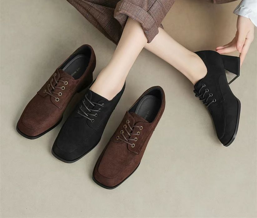 Продам замшевые ботинки