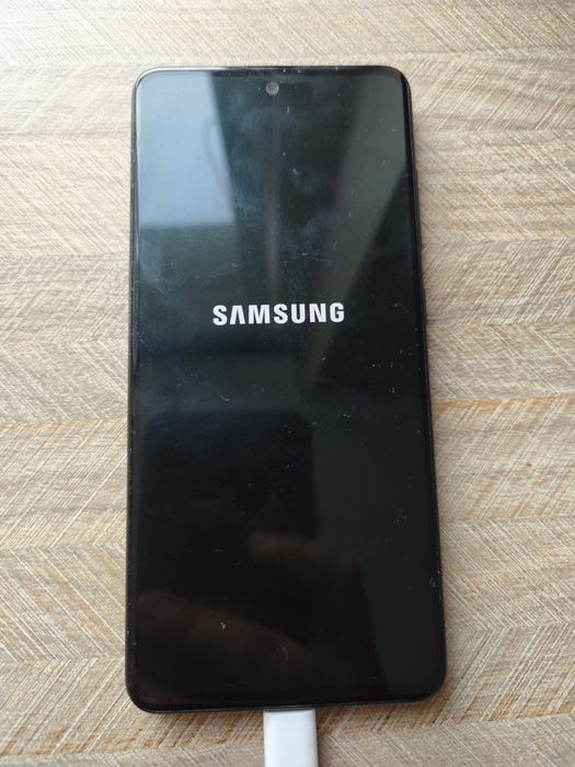 Samsung Galaxy A51
Samsung Galaxy A51

---

Samsung Galaxy A51
Работае