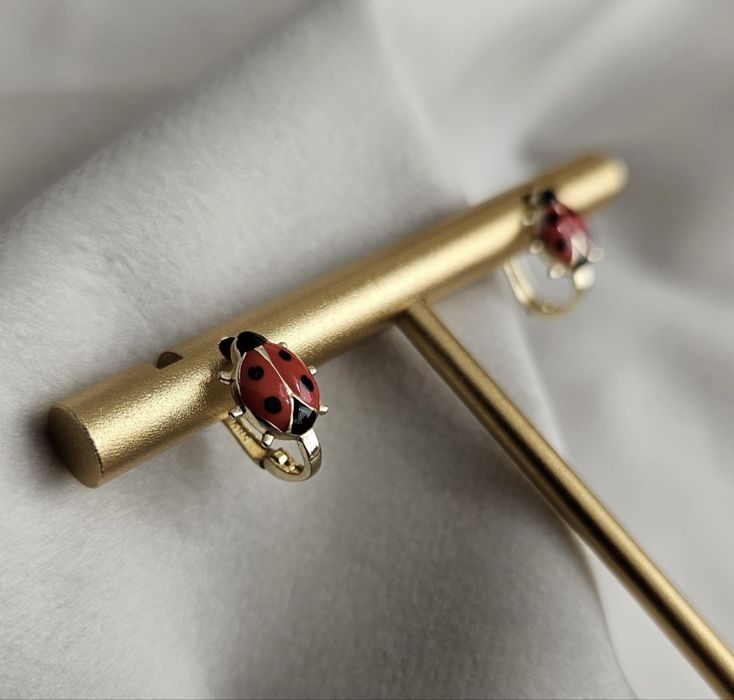 Cercei Aur 14 K tip buburuza model deosebit ARJEWELS