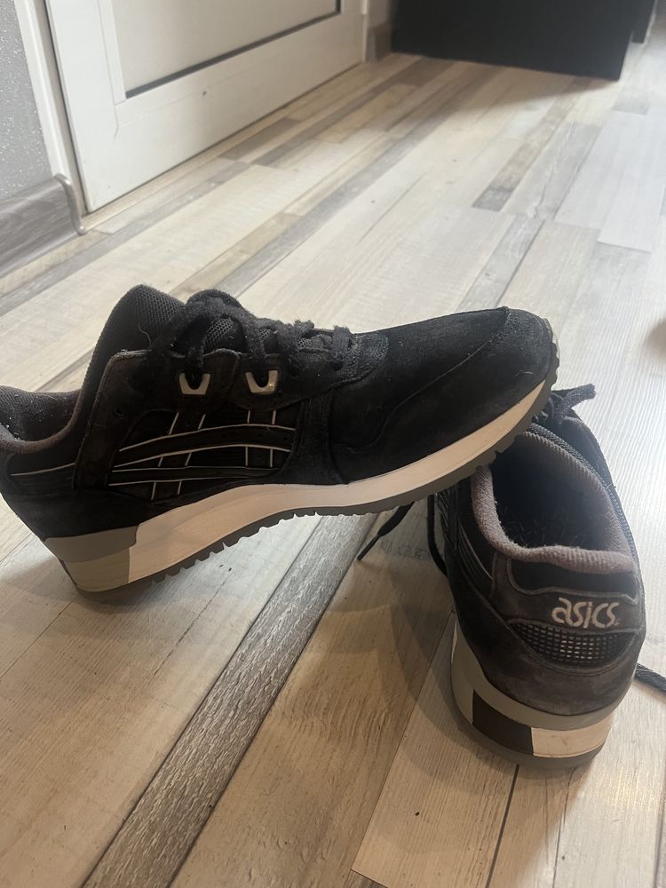 Asics маратонки 41,5