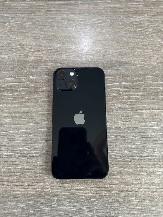Продавам iphone 13