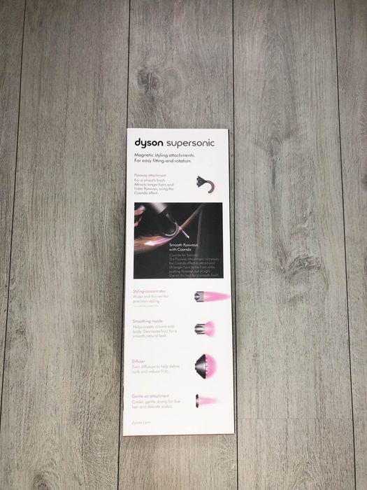 Feonul Dyson + bonus 5 Accesorii