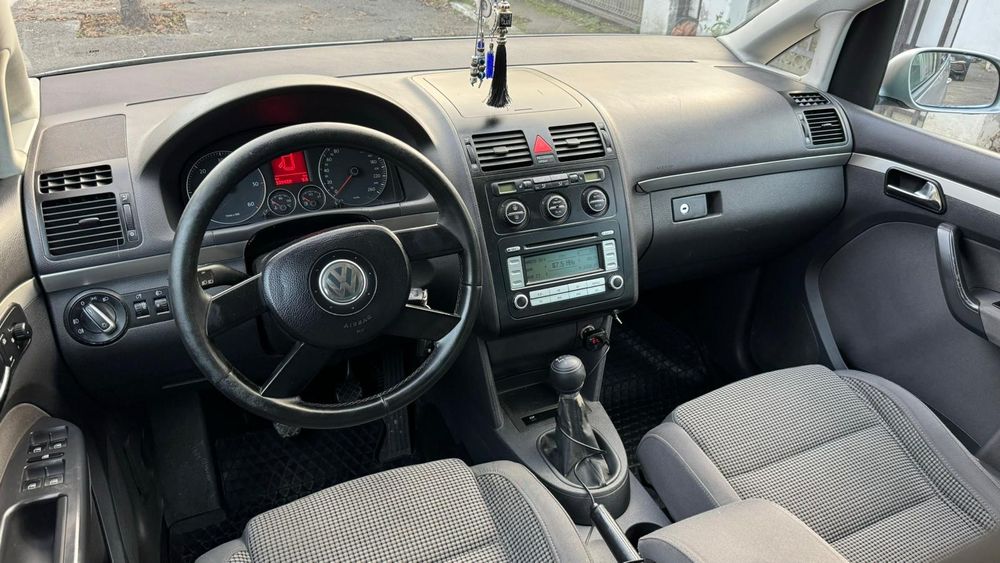 Va Touran cu 7 locuri din 2006