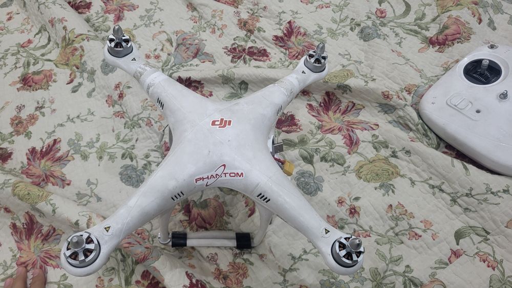 Дрон Dji fantom не рабочий на запчасти