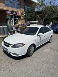 Chevrolet Lacetti Jentra 2012, Rangi oq