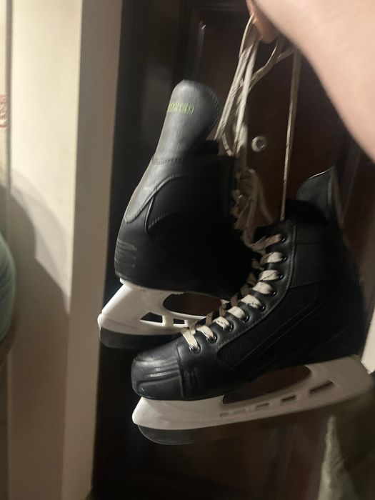 Vând patine ne 42 urgent