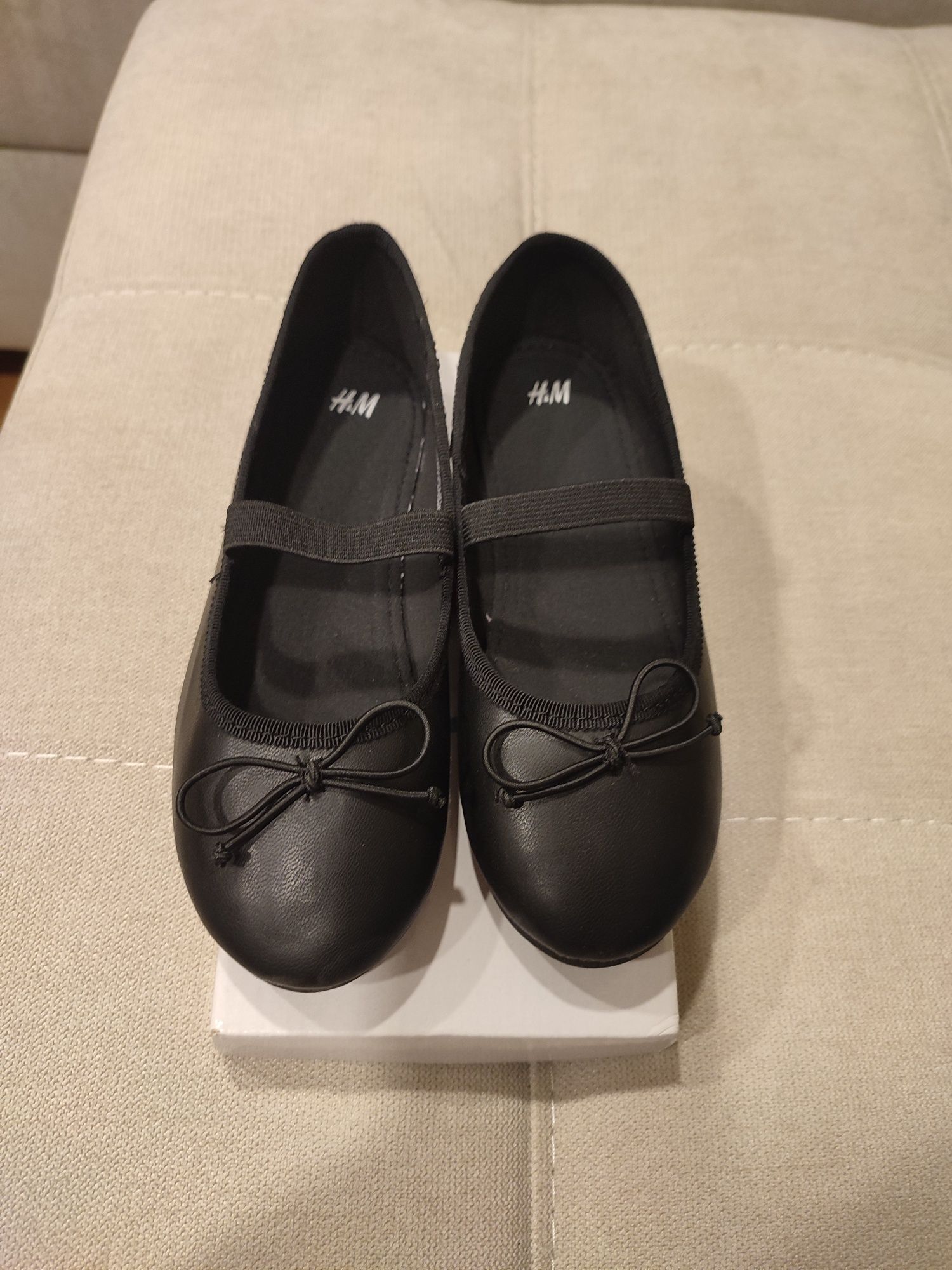 Черни и лилави пантофки H&M