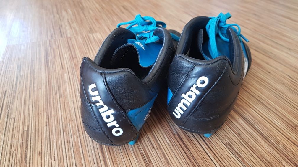 Спортни обувки - бутонки UMBRO