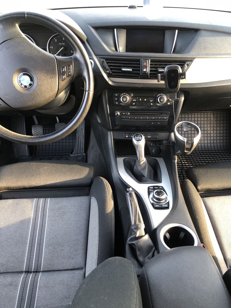 BMW x1 argintiu 2014 XDrive 4x4