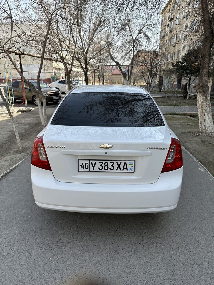 Chevrolet  lacetti 1