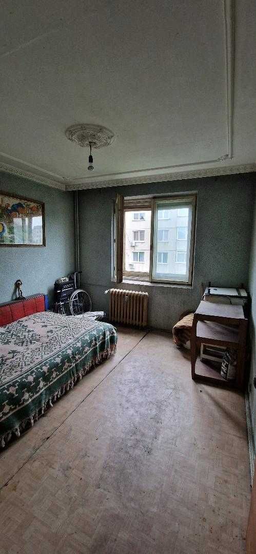 Vanzare apartament 4 camere - Piata Rahova