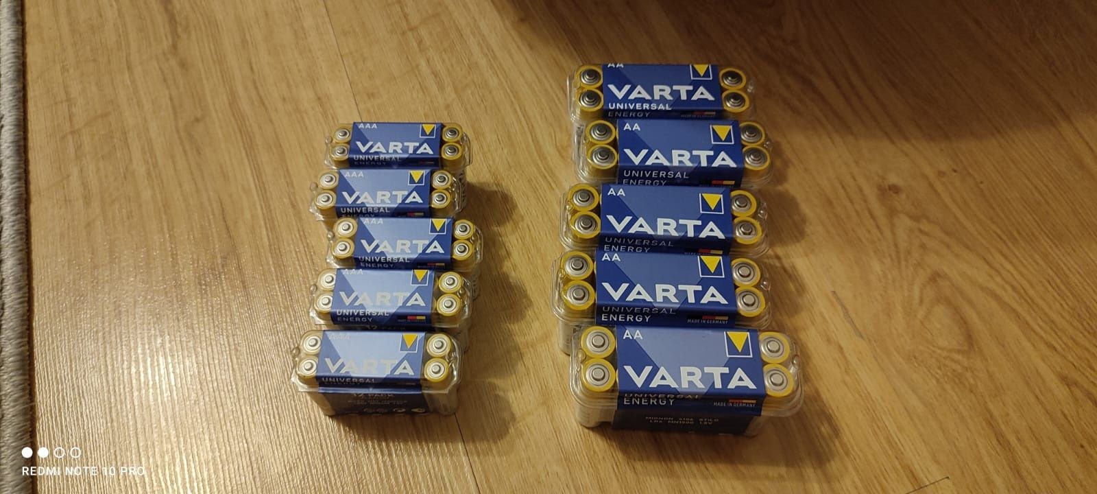 Vând bateri Varta alkaline AAA/AA set 12 buc noi