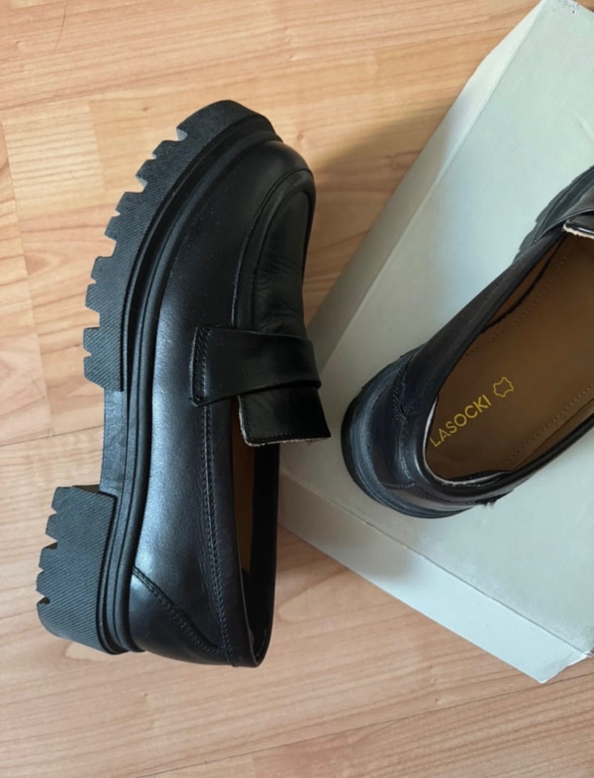Loafers de piele