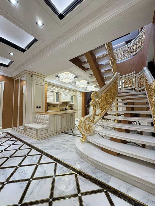 ПРОДАЕТСЯ 5/7-8/8 200м2 на: Метро "Мирзо Улугбек: парк Гафура Гуляма