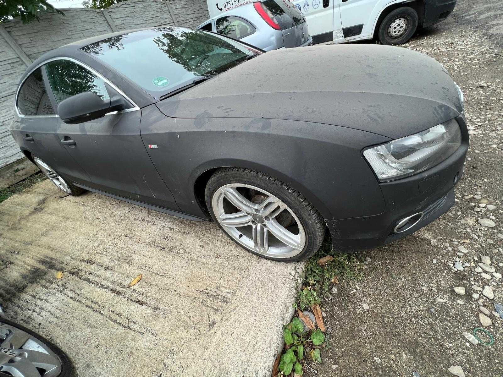 Dezmembrez Audi A5 2.0 TFSi an 2011 cod motor CDNB