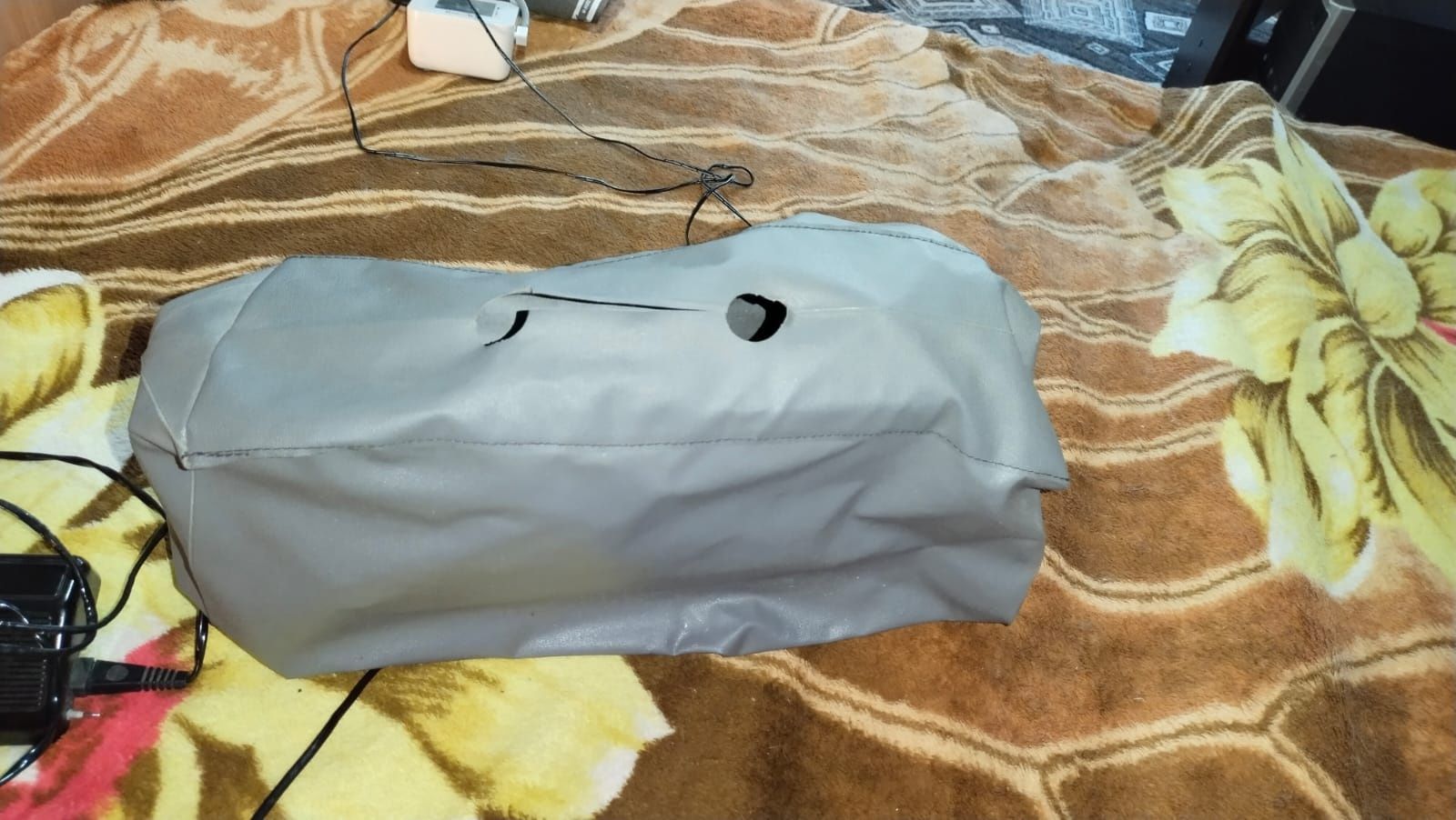 Продам электрическую швейную машинку