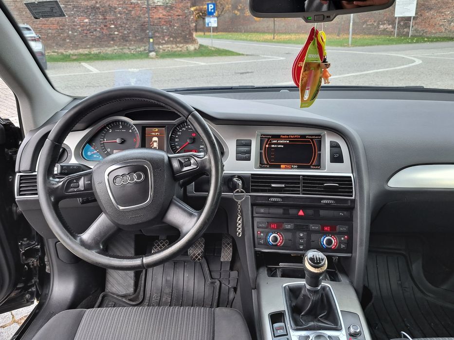 Vând Audi A6 acte la zii mașina este într-o stare perfectă