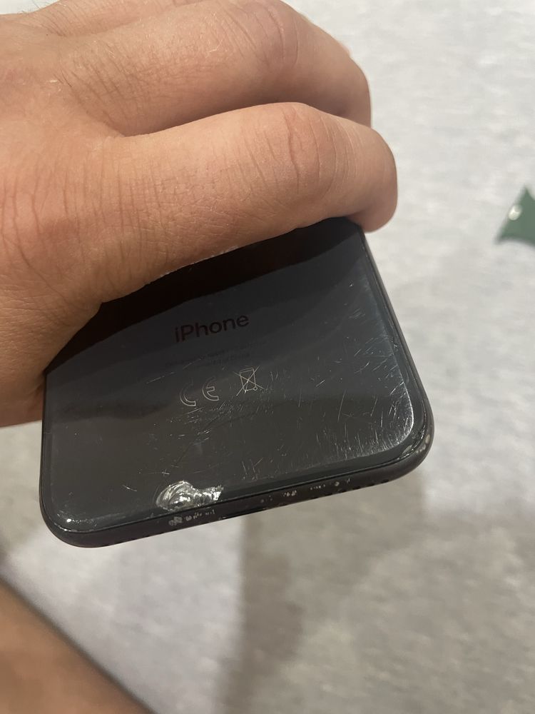 Vand Iphone 8 , decodat