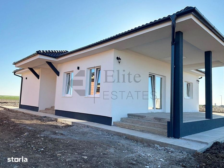 Casa cu 4 camere de vanzare in Santandrei
