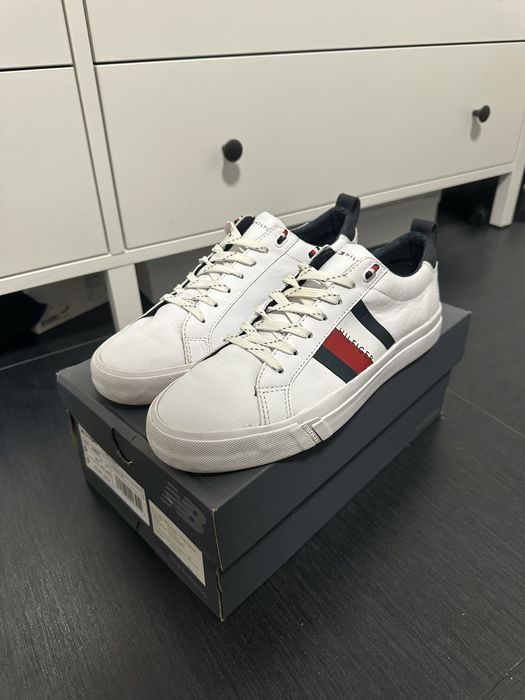 Кожени бели кецове Tommy Hilfiger No42