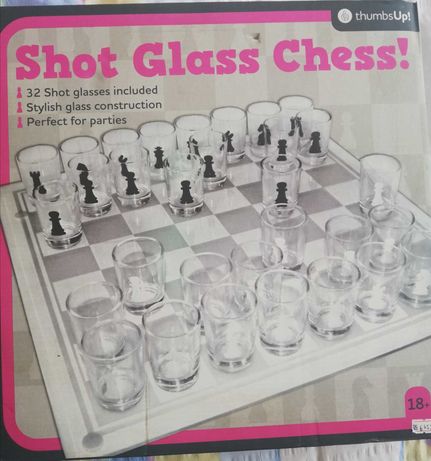 Комплект шотове-стъклен шах