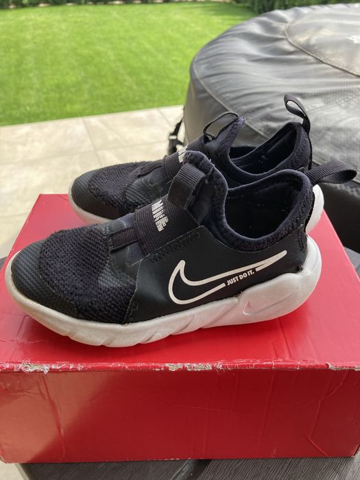 Маратонки Nike EUR 28