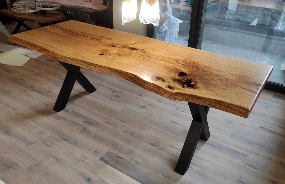 Трапезни и холни маси от масив и епоксидна смола