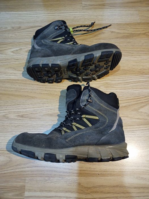 Bocanci de munte Meindl nr 35