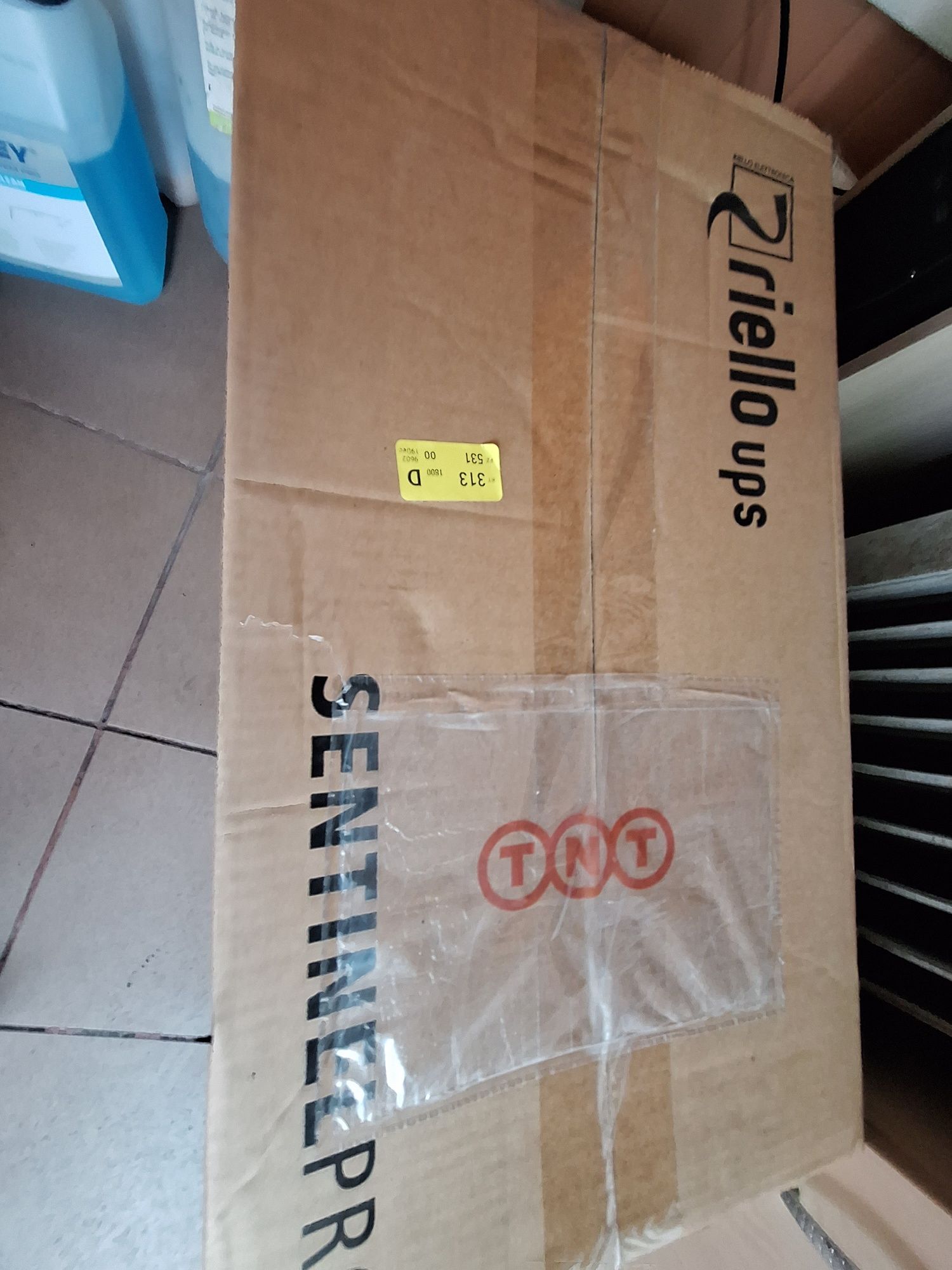 UPS Riello sentinel pro 3000VA 2700 W