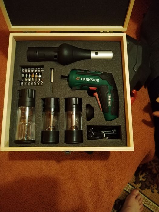 Vând șurubelniță electrică!
