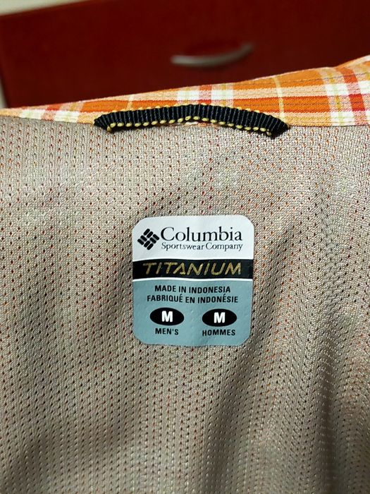 Vând cămașă COLUMBIA mărimea  M