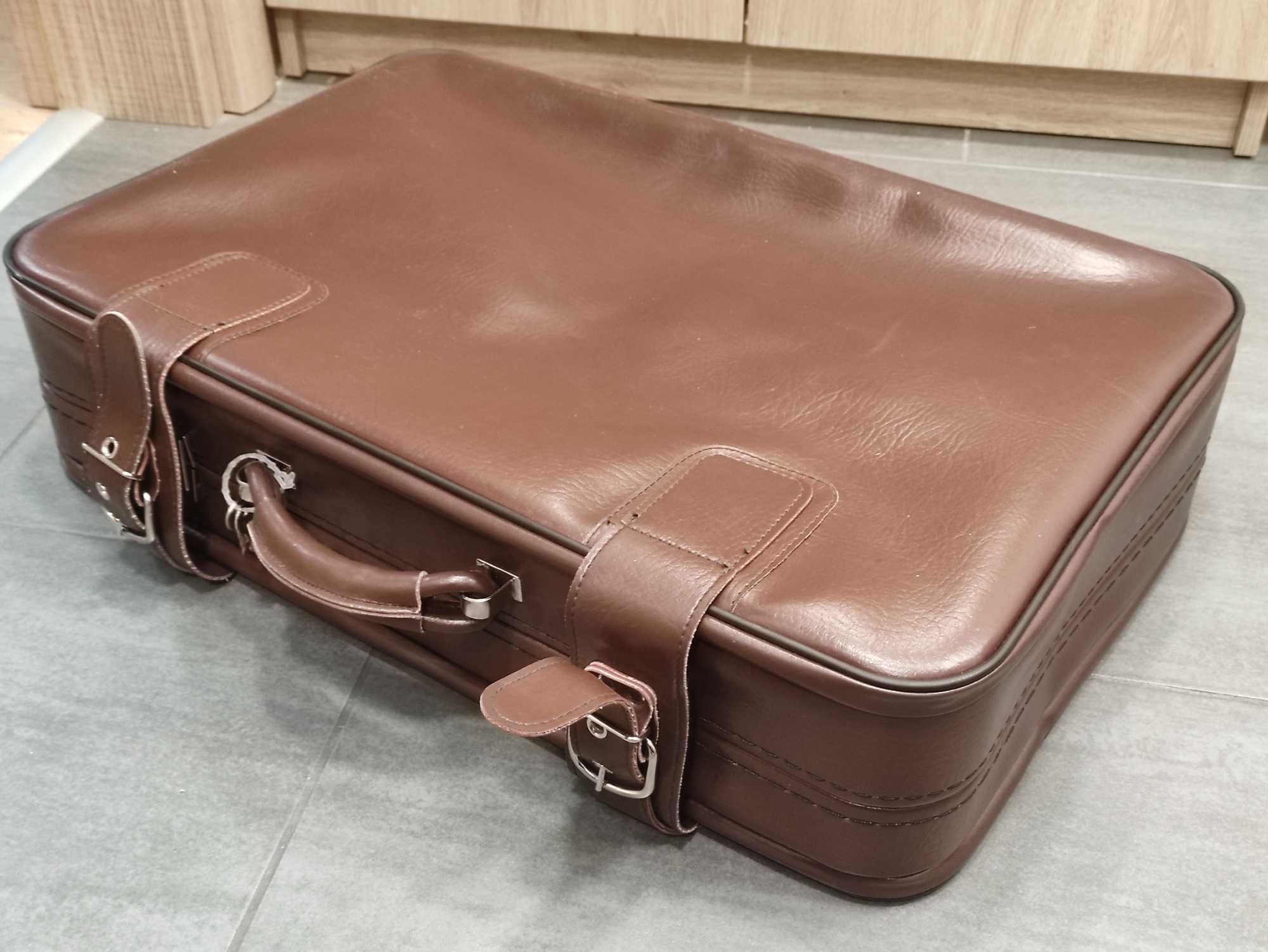 Кожен Куфар /  Пътна Чанта