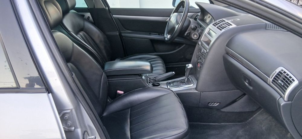 Продават се на части Пежо 407 и 307