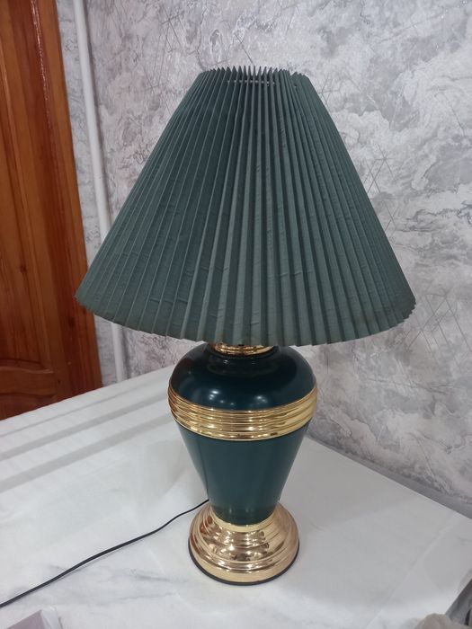 Продам светильник с абажуром