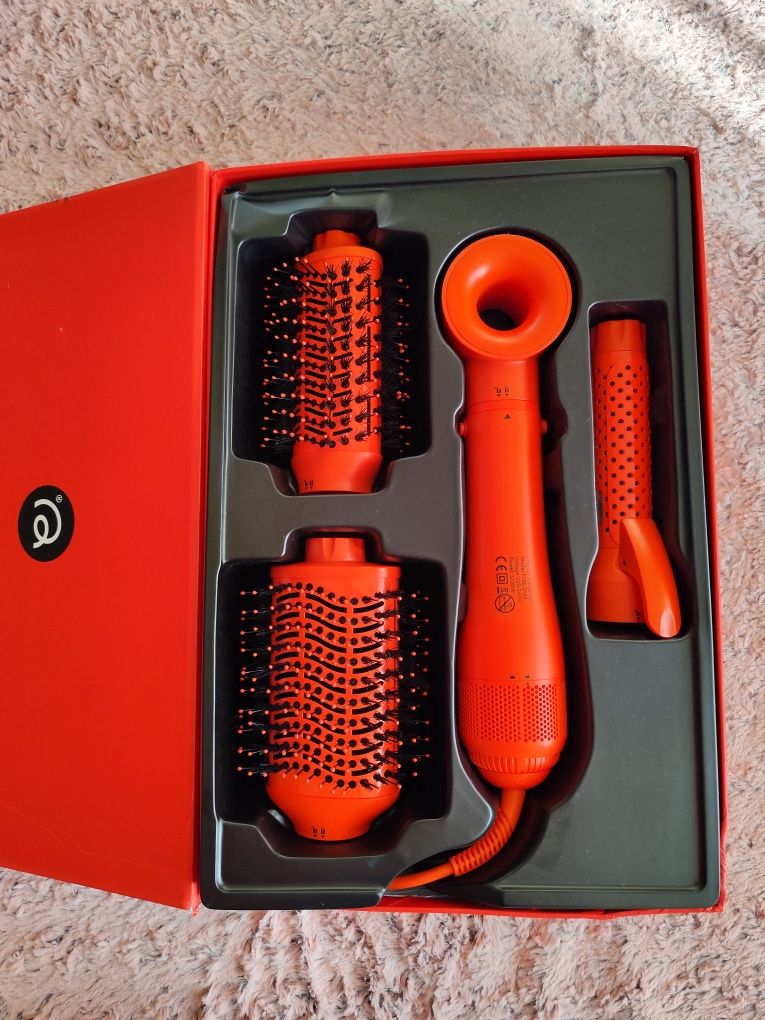 Почти нова Iconic brush 4 in 1