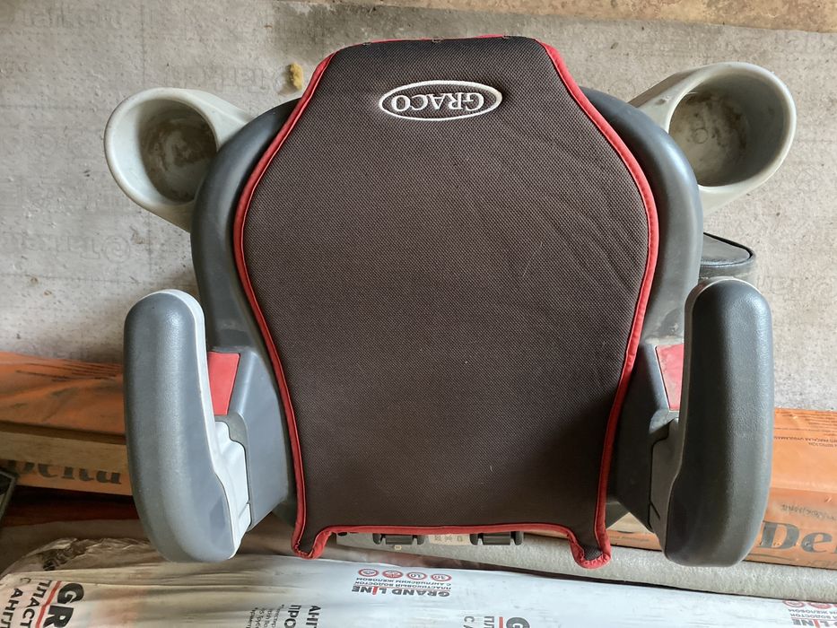 Продам бустер, авто кресло.