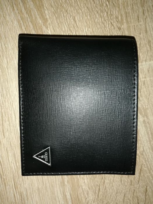 Cadou portofel negru Guess