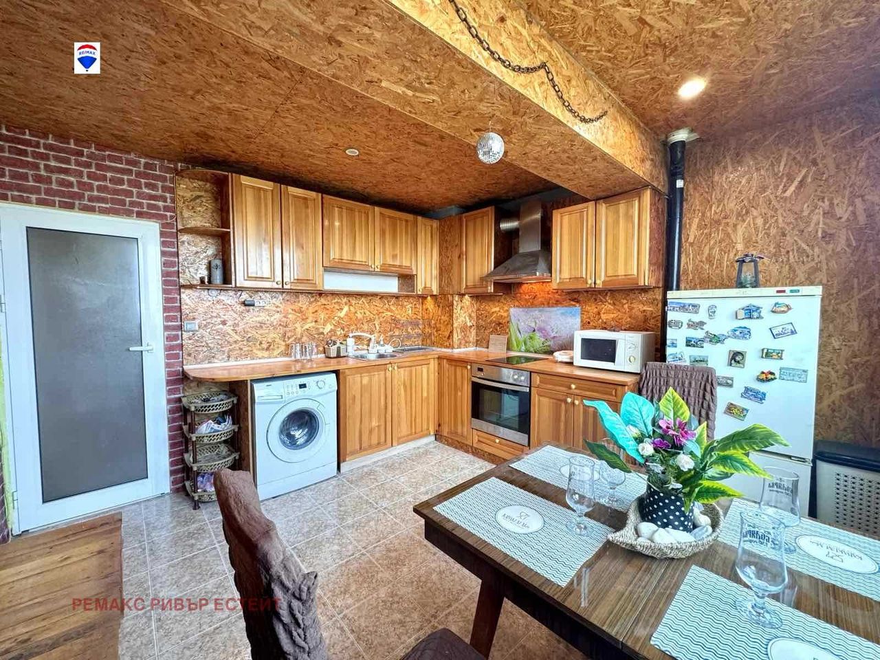Продава се Двустаен апартамент в Русе, Чародейка - Юг - 64 кв.м за 1043 €/кв.м - Снимка #1