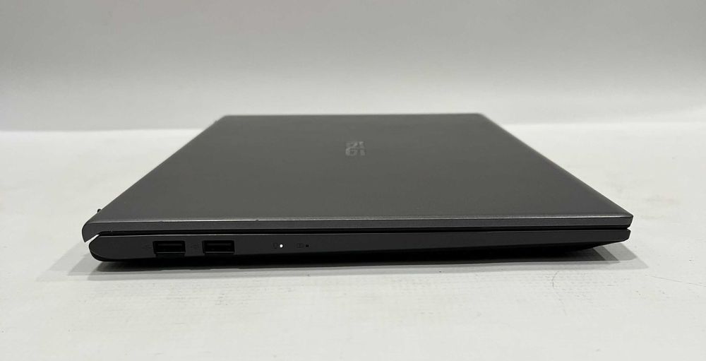 Лаптоп ASUS VivoBook 15, Intel Core i7 8550U, MX 130 2GB, 20GB ram