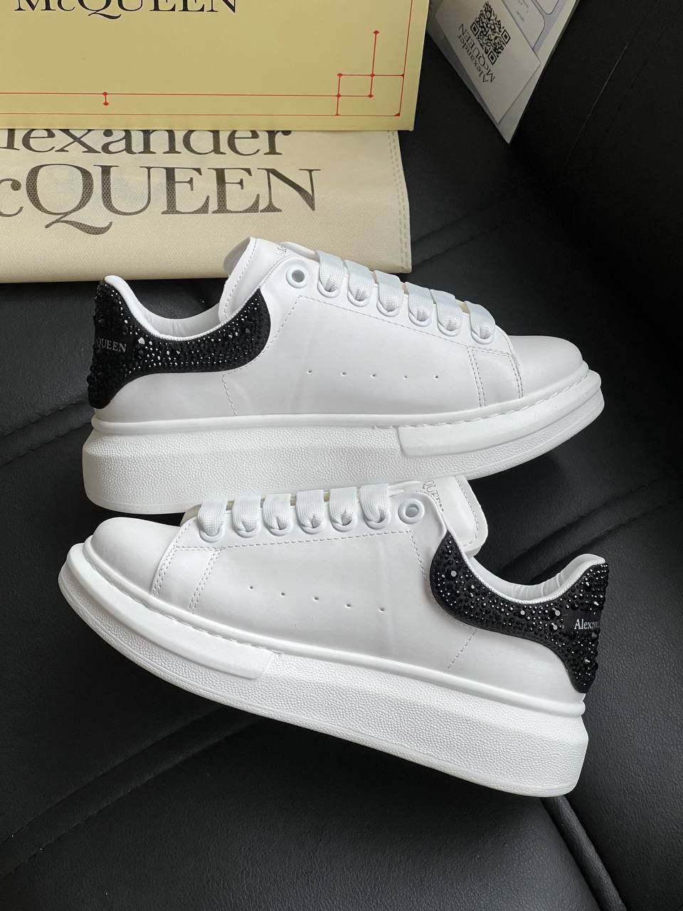Stoc Adidasi Mcqueen Full box  (cutie+sac+certificat)