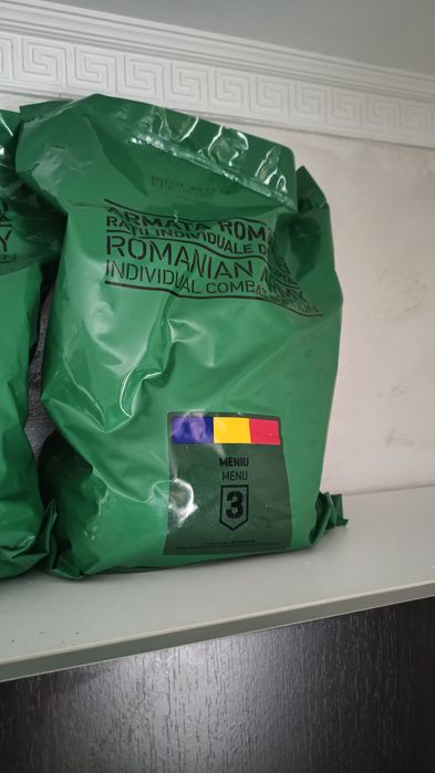 M.R.E. Rație individuala pentru drumeții.