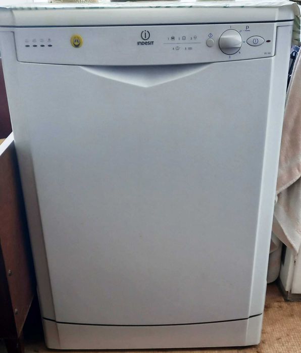 Съдомиялна Indesit IDL 500