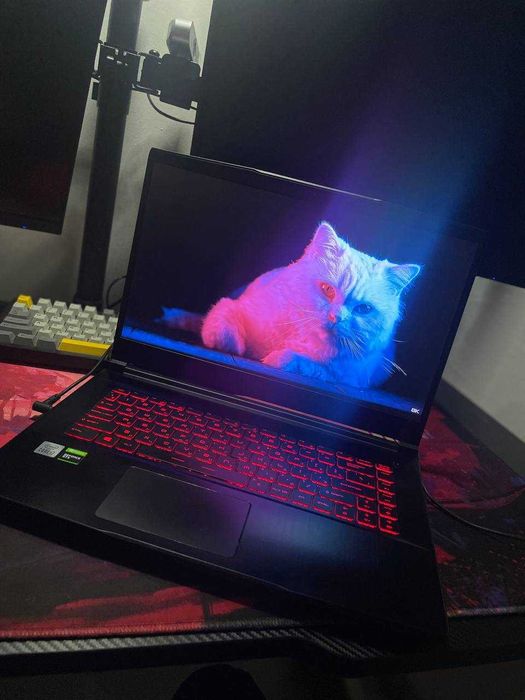 Продам ноутбук MSI MS‑16R5 / GTX 1650 / i7‑10750H / 8 ГБ RAM