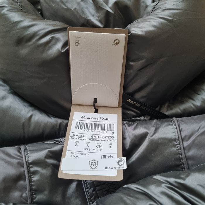 Vand geaca noua Massimo Dutti cu puf, marime S,  gri usor metalizat